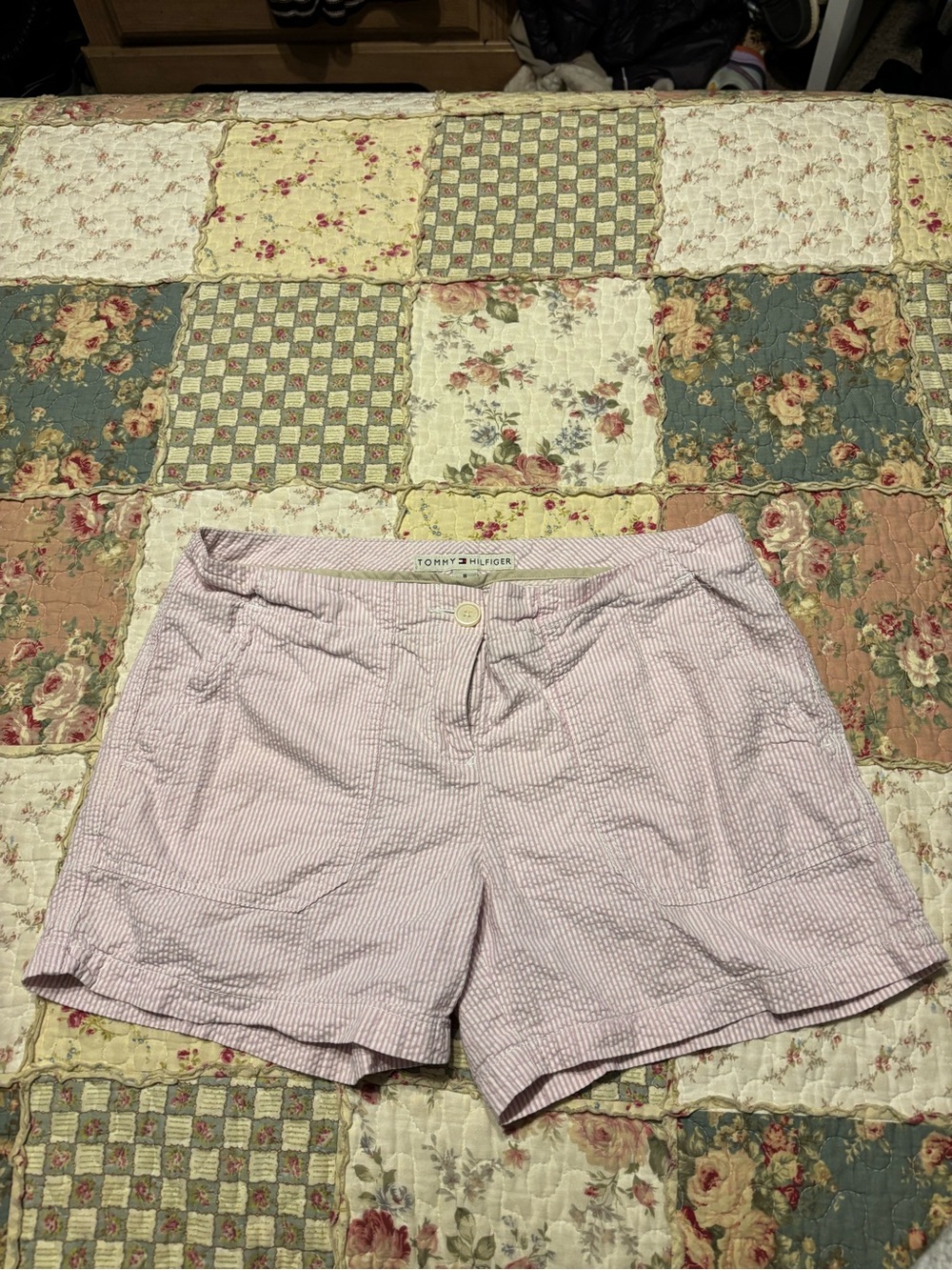 Tommy Hilfiger Pink Seersucker Women’s Shorts size 8